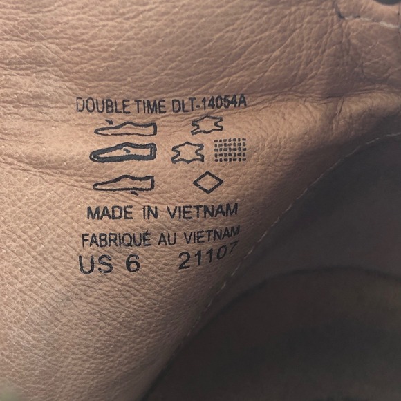 TAOS Double Time Leather Ankle Boots Sz 6 Taupe Gray Side Zip Comfort Casual - Picture 12 of 16